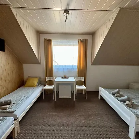 Δωμάτια σε οικογενειακή κατοικία Nautical New Goscinne Chlapowo