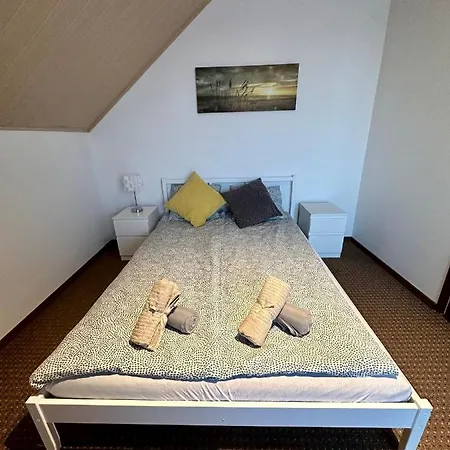 Nautical New Goscinne Chlapowo Homestay *